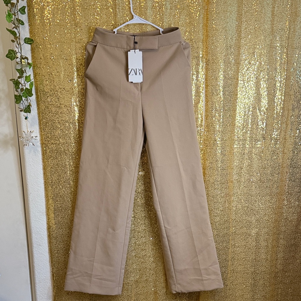 Zara Women’s Beige Straight Leg Pants High waisted Tailoring with pockets